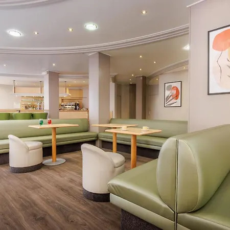 阿里安酒店 酒店