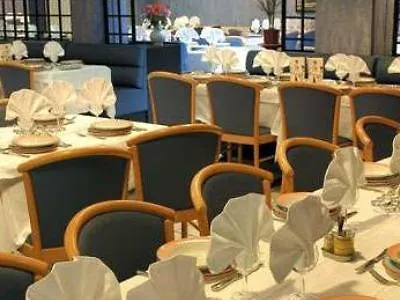 阿里安酒店 酒店