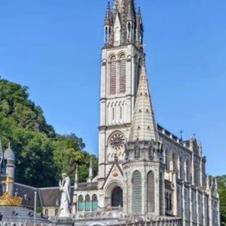 Ariane Otel Lourdes